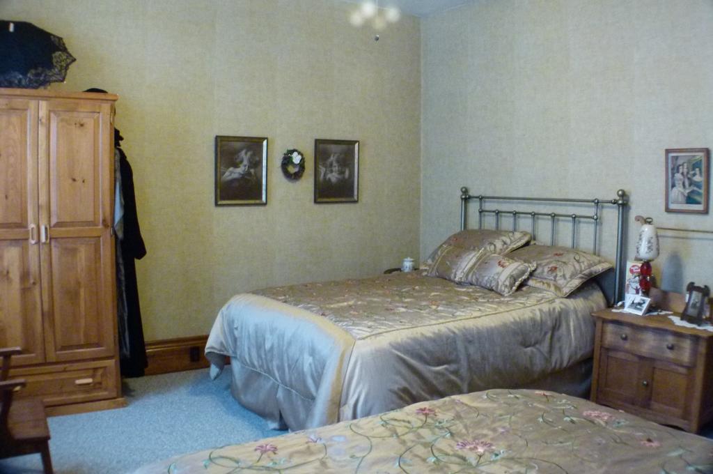 Doctor'S House B & B Tara Bagian luar foto