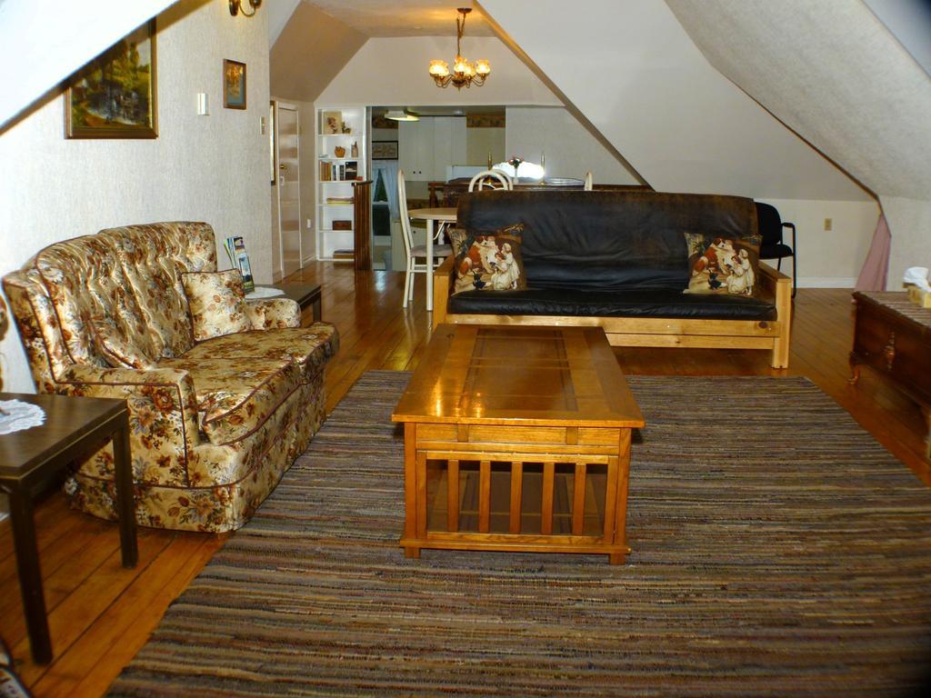 Doctor'S House B & B Tara Bagian luar foto