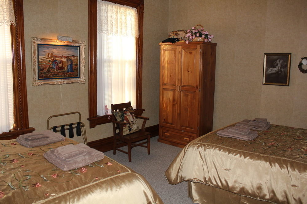 Doctor'S House B & B Tara Bagian luar foto