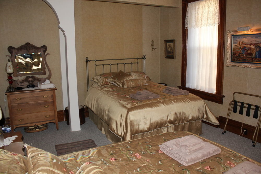 Doctor'S House B & B Tara Bagian luar foto