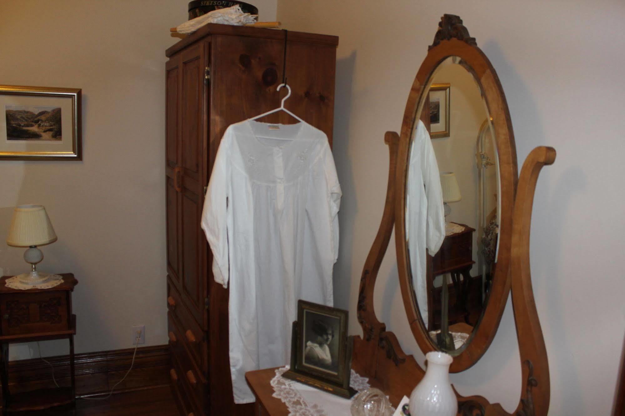Doctor'S House B & B Tara Bagian luar foto