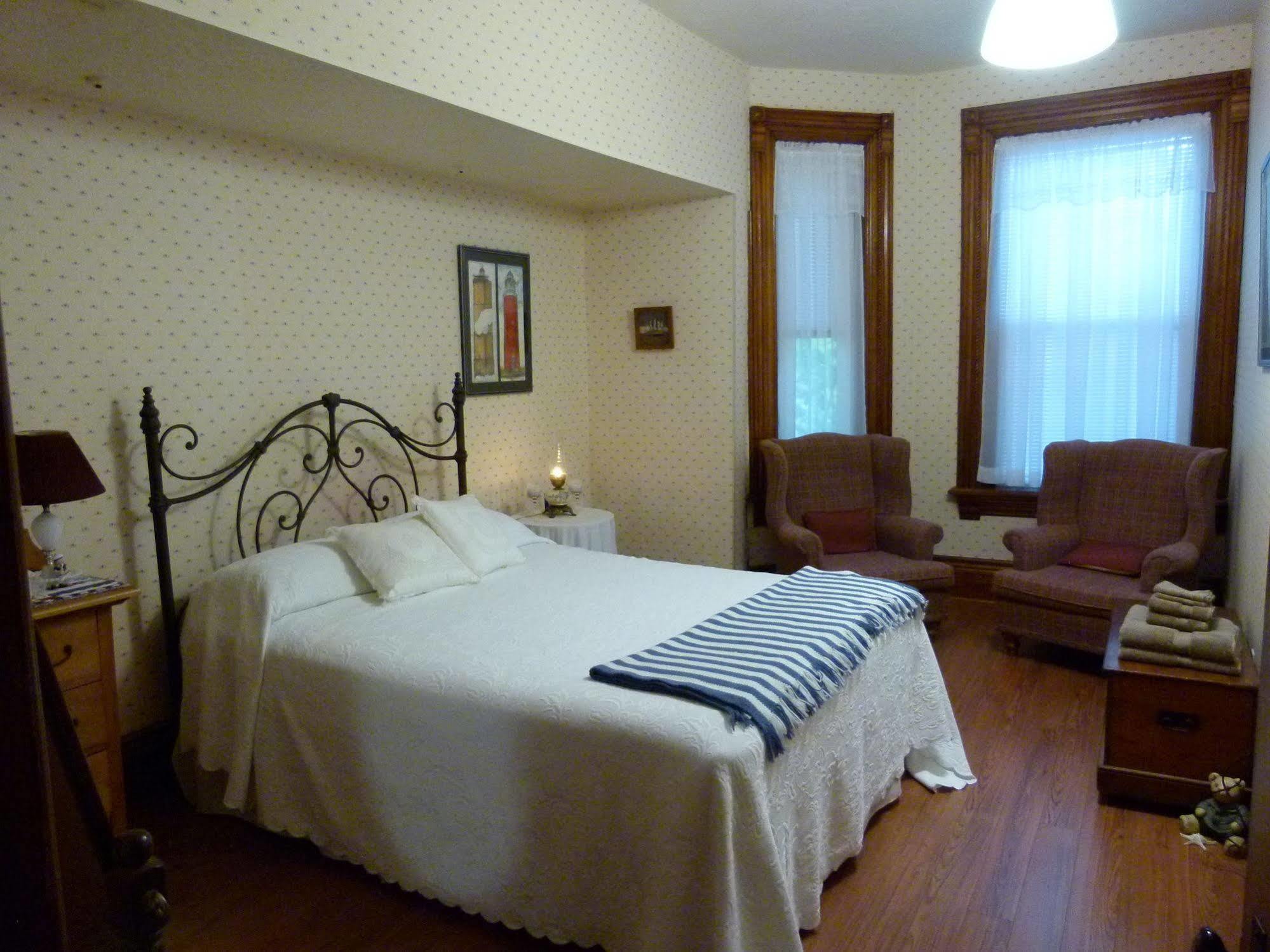 Doctor'S House B & B Tara Bagian luar foto