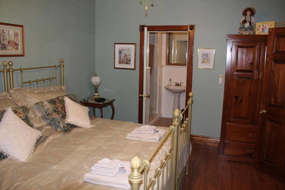 Doctor'S House B & B Tara Bagian luar foto