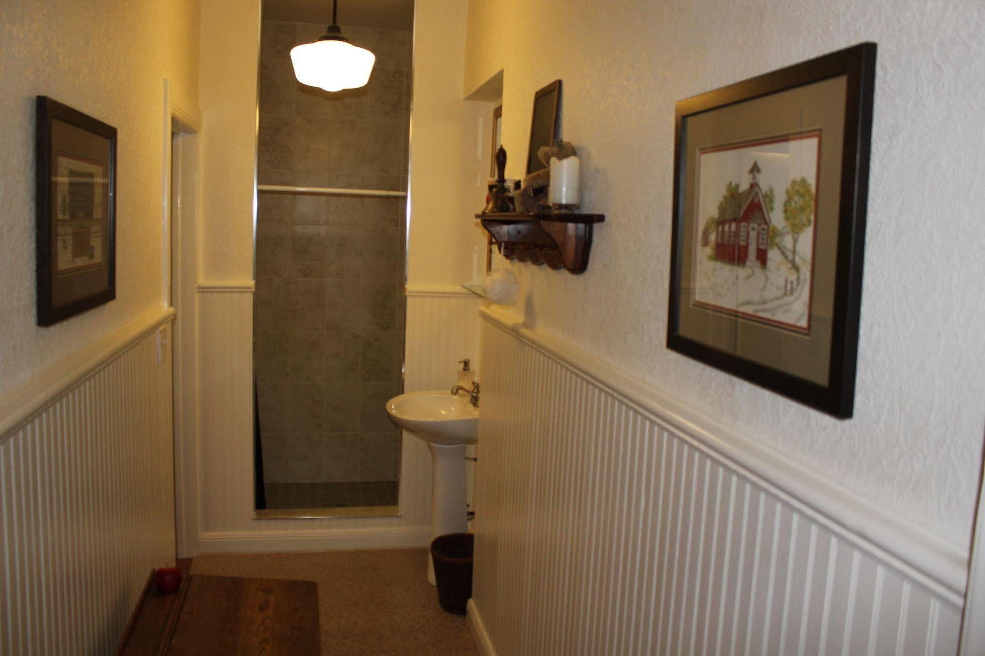 Doctor'S House B & B Tara Bagian luar foto