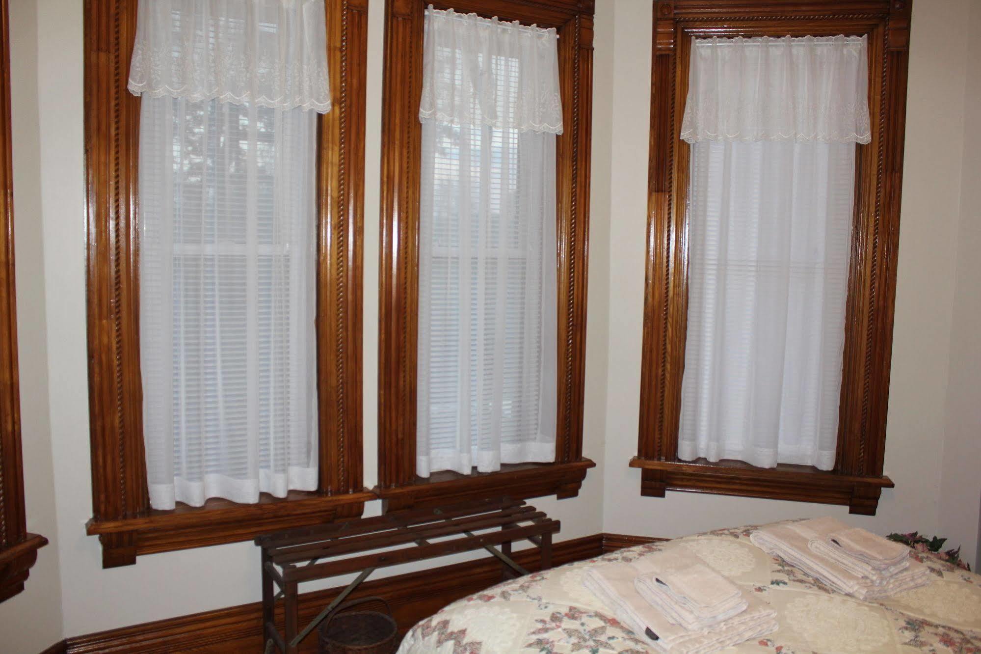 Doctor'S House B & B Tara Bagian luar foto